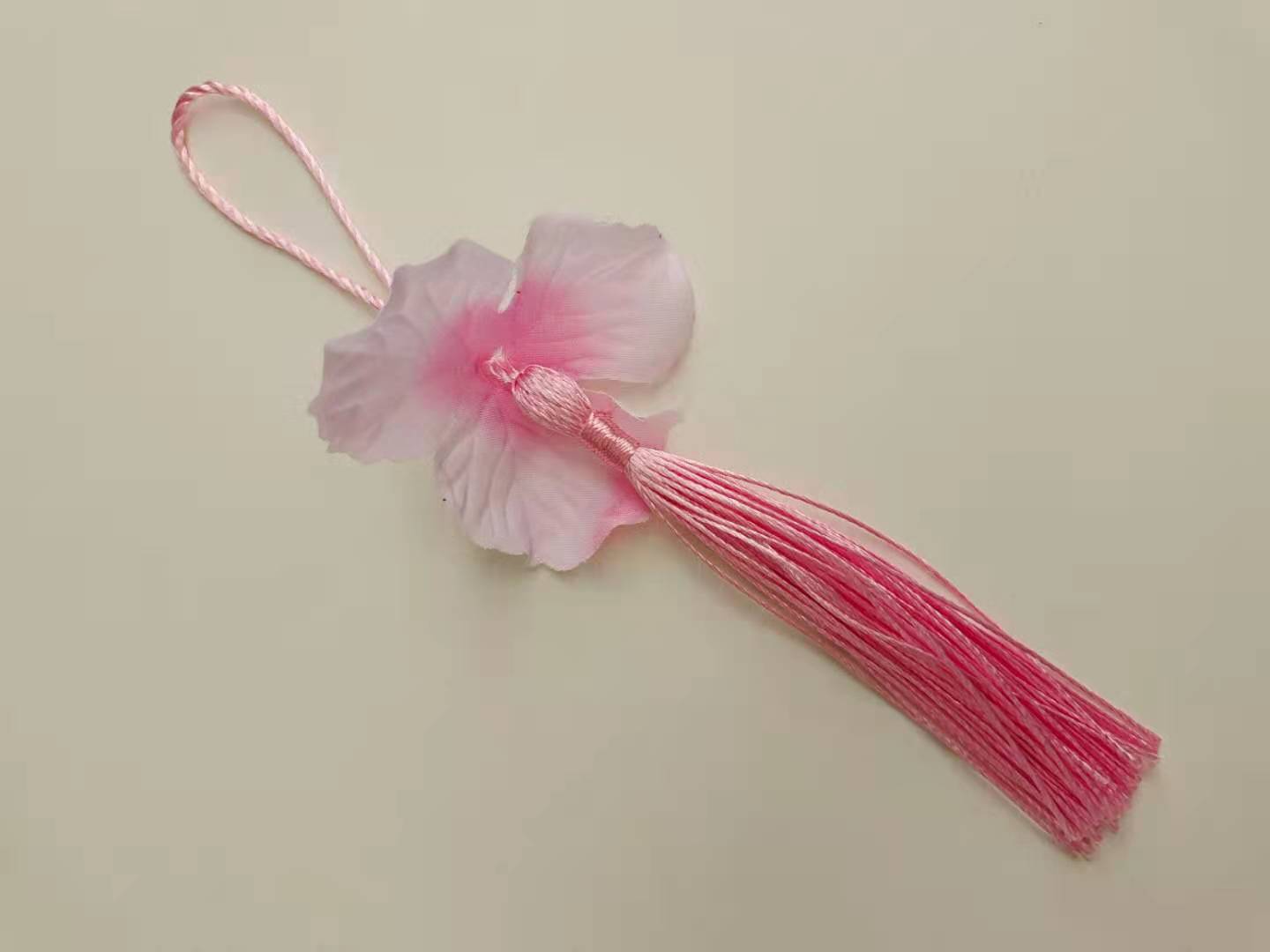 粉色流苏花瓣