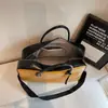 Bolsa de Viaje Transfronteriza Retro para Viajes Cortos, Bolso de Mano de Moda, Equipaje de Mano para Abordar, Bolso Cruzado Trendy de Hombro para Mujer