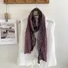 Bufanda de cuello estilo otoño con pliegues degradados de algodón y lino japonés, chal fino artístico para mujer, versión coreana versátil para el cuello