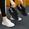 Sapatos quadrados de dança de verão novos e transfronteiriços 2025 para mulheres, tênis de dança leves com sola macia para caminhar, dançar e aeróbica