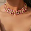Collar cruzado europeo y americano de resina tachonada con forma ovalada y empalmada, cadena para la clavícula de estilo corte vintage, joyería de lujo ligero de alta gama