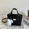 Bolsa pequena feminina 2026 novo modelo primavera-verão, textura de alta qualidade, design de nicho, bolsa transversal versátil vintage, bolsa de mão tipo balde