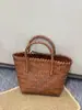 2025 Xiaohongshu Novo Souvenir de Casamento Flor Vermelha Cesta de Vime Bolsa de Presente para Madrinha Cesta de Vime Bolsa Feminina