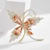 Broche Borboleta de Cristal de Luxo Leve e de Alta Qualidade para Mulheres, Corsage Elegante para Roupas Externas, Acessórios de Alfinete de Lapela de Nicho para Roupas Externas