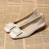 Zapatos planos para mujer de punta cuadrada y boca poco profunda, nueva colección otoño 2026, suela plana, tacón bajo, cómodos, suela suave, sin cordones, versátiles zapatos de piel para el trabajo