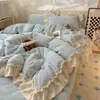 Juego de ropa de cama de cuatro piezas de encaje francés de grado A para invierno, con funda de edredón de vellón de doble cara y sábana bajera de terciopelo coral de vellón