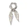 Bufanda de gasa con forma de diamante para mujer, estilo coreano, estampado a cuadros, bufanda larga para el cuello con hebilla de bufanda de flor de rosa tridimensional, cinta elegante