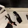 Sandalias de tacón alto color rojo rosa brillante para mujer, nuevo modelo de verano 2026, de una tira stiletto, zapatos ligeros de punta cuadrada, pantuflas de tacón alto
