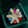 Broche de Flor de Diamante Colorida Multicamadas para Indústria Pesada Liga Metálica Inlaid com Strass Coloridos em Forma de Gota Pinos para Terno Qipao Vestido de Noite