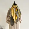 Xale Artístico Vintage para Mulheres, Estampa de Plantas Outono e Inverno, Blocos de Cor em Imitação de Cashmere, Cachecol de Estilo Nacional, Espessado e Quente, Adequado para Uso Transfronteiriço