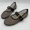 Zapatos de malla para mujer 2026 nuevos de verano con pedrería huecos transpirables estilo francés con faldas boca poco profunda de fondo plano para mujer