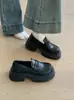 Sapatos loafer de sola grossa com aumento de altura estilo francês para mulheres, novo modelo primavera e outono 2026, sapatos Mary Jane de couro versáteis estilo retro britânico