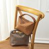 Design de Nicho Moda Casual Bolsa de Mão Feminina Versátil Pequena Fresca Texturizada Bolsa de Ombro/Axila Bolsa de Couro Trançado