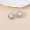 Diseño de hebilla de oreja de personalidad de cuadrilátero geométrico francés retro transfronterizo, moda nicho, estilo versátil para el día a día