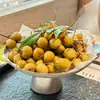 Hot Pot de Carne Famoso na Internet com Fogareiro Cerâmico Único em Formato de Pé e Louças Cerâmicas em Estilo Rústico para Preparação do Hot Pot
