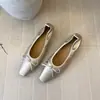 Sapatos de veludo retrô para aumentar a altura em formato de rolinho de ovo, sapatilhas elegantes e versáteis, estilosas e da moda, novidades de outono 2026