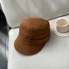 Chapéu estilo igual boné bico de pato feminino outono e inverno sensação camurça veludo boina faz o rosto parecer menor retrô topo reto chapéu equitação atacado