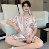 Nuevo conjunto de pijama de satén suave de seda para hombre para dormir en verano, pantalones cortos de manga corta con tacto a piel desnuda y cuello desplegable, ropa para el hogar