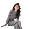 Un conjunto completo de ropa de principios de invierno, abrigo gris, temperamento de socialité, estilo de dos piezas de alta gama, estilo pequeño fragante, traje con sensación de hija de familia rica