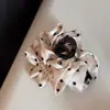 Pinza para el Cabello de Tela Ovalada con Perlas de Lunares para Mujer, Pasador Retro de Otoño e Invierno, Versátil para Peinados Cotidianos, Pinza de Tiburón Accesorio para el Cabello, Modelo Nuevo