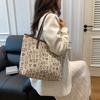 Bolsa Tote de Grande Capacidade Moda Popular Deste Ano Bolsa Grande Bolsa de Ombro Bolsa Mensageiro Bolsa para Deslocamento Inverno 2024 Nova Tendência de Letras