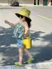 Roupas infantis coreanas de verão 2024 novo colete de suspensório xadrez com babados para meninas, shorts jeans com franja