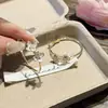 Pendientes de Aro de Pétalos Simples Personalizados de Estilo Nuevo de Verano para Mujer, Estilo de Nicho, Lujo Ligero, Diseño Versátil, Pendientes