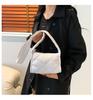 Bolsa de inverno de grande capacidade para mulheres 2023 nova jaqueta acolchoada de algodão bolsa nicho losango Crossbody Bolsa tote bolsa nas axilas