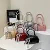 Bolsa de almohada de diseño de nicho casual de moda, elegante, nueva de verano 2025, bandolera simple personalizada para mujer
