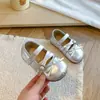 Nuevos Zapatos Planos de Ballet Retro con Lazo para Niñas Primavera/Otoño 2026 Zapatos de Princesa para Niños Pequeños Zapatos Pequeños de Cuero de Suela Suave para Niñas