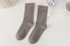 Calcetines blancos de mujer, medias de algodón japonés de moda para primavera y otoño, calcetines de media pantorrilla de color liso, serie Candy al por mayor