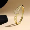 Juego de Joyería de Trébol de Cinco Hojas, Collar de Flor de Ciruelo de Nácar Natural de Lujo Ligero, Cadena para Clavícula Transfronteriza, Pendientes, Anillo, Pulsera para Mujer