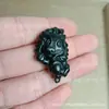 Directo de fábrica Jade de tinta natural de Xinjiang colgante de dibujos animados doce signos del zodíaco Rey de la Medicina talla en piedra colgante pequeño boutique venta al por mayor