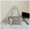 2026 Retro Viaje Diario Gran Capacidad Color Sólido Nueva Moda Personalidad Sencilla Bolso de Mano Tote para Axila Hombro para Mujer