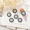 Joyería para uñas japonesa nueva aleación estilo retro flor de crisantemo arrugada accesorios DIY accesorios para uñas con gota de aceite venta al por mayor