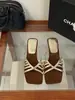 Primer Encuentro con las Sandalias Doradas de Tacón Alto Estilo Hada Francesa para Mujer, Nuevo Modelo Verano 2026, Adecuadas para Usar con Faldas, con Tacones de Forma Única