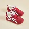 Tênis de Corrida Estilo Coreano Novo com Forro de Lã para Aumentar a Altura Interna para Mulheres Inverno 2026 Esportes Estudantis Sapatos Casuais Quentes Jcf-235
