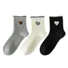 Calcetines de longitud media con estampado de corazones, estilo coreano, estilo universitario, lindos y versátiles, calcetines holgados estilo japonés, antibacterianos y resistentes al olor, calcetines de primavera-verano para mujer con bordado