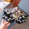 Tenis para niños, tenis gruesos para niñas, nuevos estilos primavera/otoño, zapatos casuales de dibujos animados, ligeros y antideslizantes, zapatillas para correr para niñas