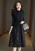Nuevo Vestido Suéter Base Patchwork para Mujer 2025, Vestido de Punto Moderno Ajustado, Ceñido a la Cintura, Adelgazante, Sencillo