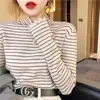 Suéter de rayas para mujer, otoño e invierno 2026, engrosado, modelo nuevo, cuello semi-alto, camiseta básica, elegante top de punto para primavera y otoño
