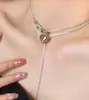 Cadena de Suéter Otoño e Invierno Acero de Titanio No se Desvanece Larga Gama Alta Versátil Estilo Ins Lujo Accesible Nicho Colgante de Collar de Doble Capa