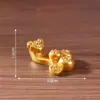 Micro-Paisagem Criativa Ano Novo Estilo Chinês Peixe Koi Saco da Sorte para Atrair Riqueza Decoração DIY Acessório de Pendurar Mini Ornamento de Mesa