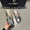 Sandalias de diseño de arrastre aumentado Zapatos de falda nicho Wawa zapatos de mujer 2026 tacón de cuña primavera y verano temperamento con rojo