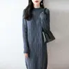 Novo vestido de malha de lã 100% de comprimento médio para outono e inverno para mulheres, gola semi-alta, espessado, saia acima do joelho