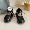 Botines Martin para Bebé 2026 Otoño/Invierno Nuevos Botines Cortos para Niños Botas de Piel para Niñas Suela Suave Botas de Algodón Forradas de Felpa para Niños Negro
