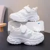 Tênis Esportivo de Malha Única Masculino e Infantil 2026 Verão Novo Casual Sapatos Brancos Antiderrapante Infantil Solado Macio Leve Tênis de Corrida