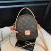 Las populares bolsitas pequeñas de este año para mujer, nicho de Ins 2026 nueva moda otoño e invierno bolso de un solo hombro celebridad de internet superventas bolso pequeño cuadrado