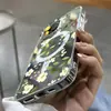 Capa Magnética para Celular com Flores Frescas e Folhas Verdes para iPhone 16/15 Pro, Capa Protetora Transparente de Acrílico para Apple 17PM