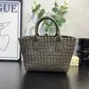 2026 Cesta de Vegetais de Couro de Cordeiro Tecida à Mão Portátil Simples de Alta Qualidade Bolsa de Ombro Único Transversal Bolsa Tecida à Mão